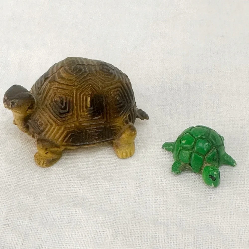 Lot Of 2 Vintage Plastic Figurine Chotchke Turtle Hong Kong‎ Miniature Rubber
